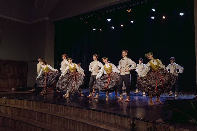 bērnu deju kolektīvs "Drellīši"